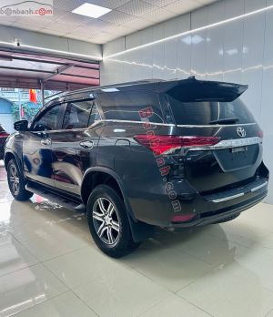 Xe Toyota Fortuner 2.7V 4x2 AT 2017