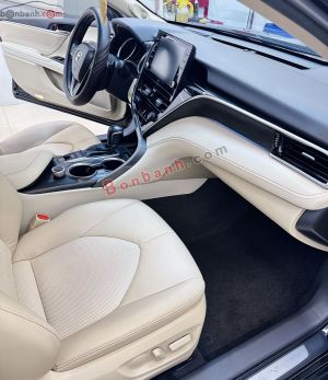Xe Toyota Camry 2.0Q 2022