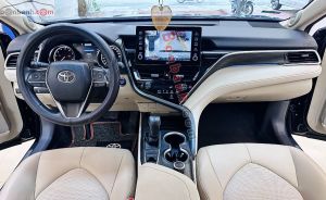 Xe Toyota Camry 2.0Q 2022